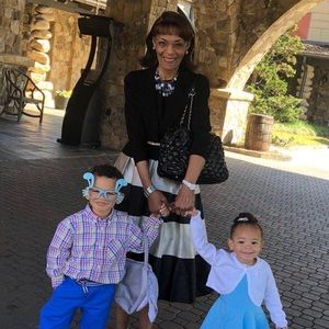 Meet your Posher, Sharon